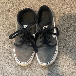 Nike Classic Black and Gray Sneakers